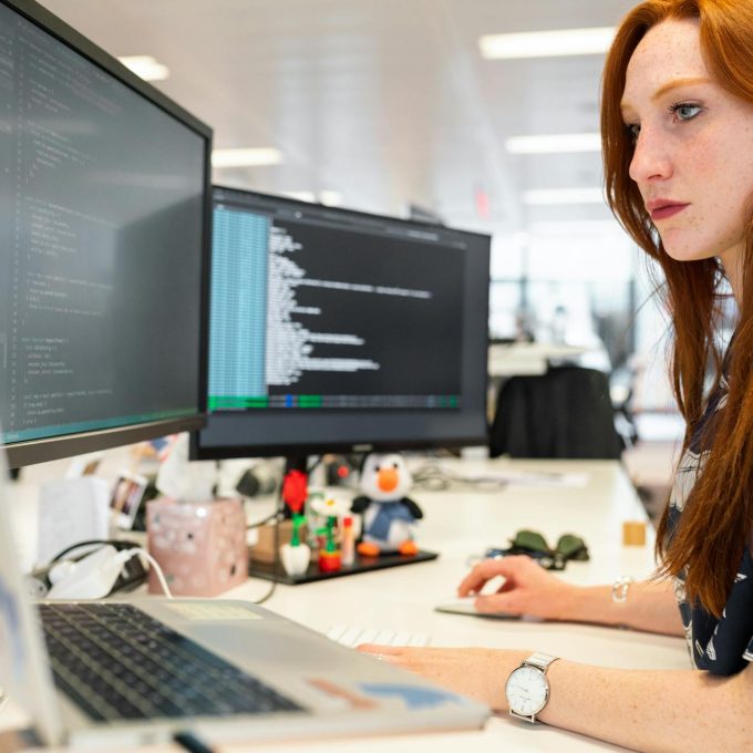 Programistka fron-end w pracy