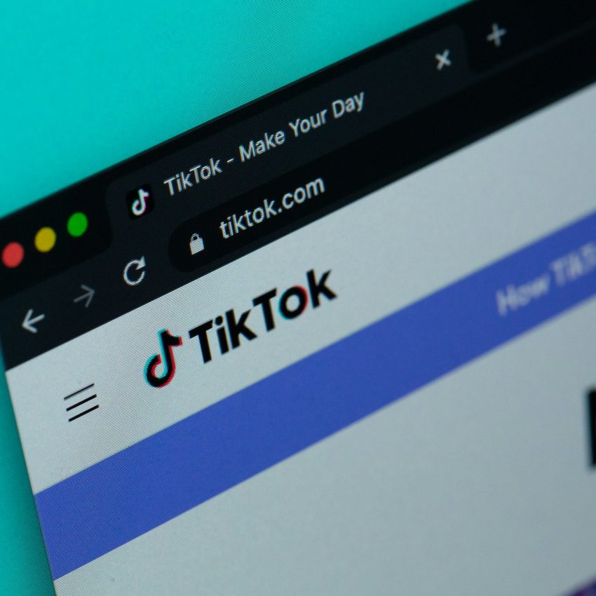 Strona internetowa TikTok otwarta w przeglądarce